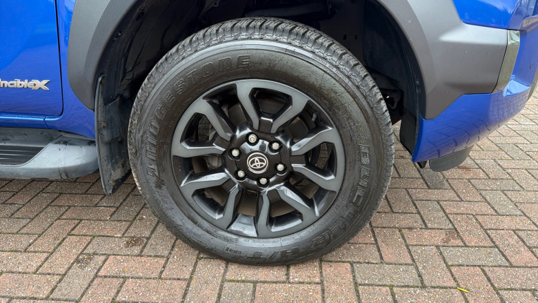 Toyota Hilux Diesel Invincible X D/Cab Pick Up 2.8 D-4D Auto